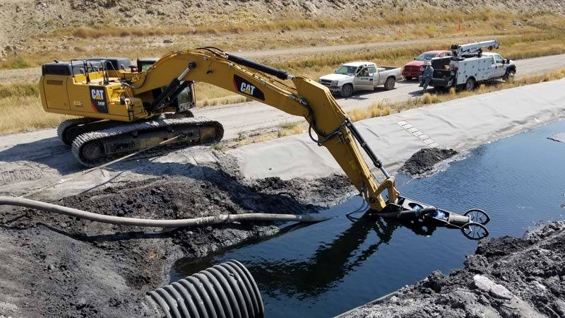 canal-dredging-excavator-dredger-attachment